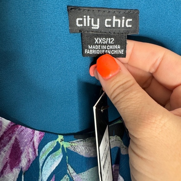 CITY CHIC NWT Patricia PYT Top Teal Bloom Cold Shoulder Size XXS/12 - Picture 8 of 8